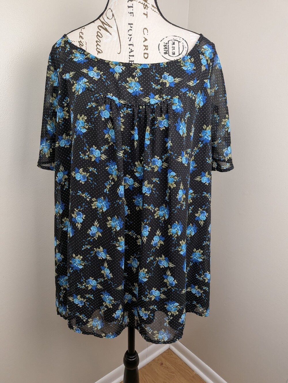 Torrid Blue Floral Polka Dot Cold Shoulder Blouse Open Flutter Sleeves Size 2